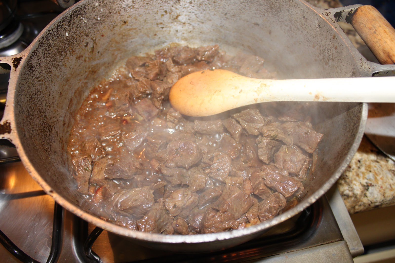 Você já percebeu que aquele pedaço de carne que você separou para almoçar parece diminuir de tamanho na panela