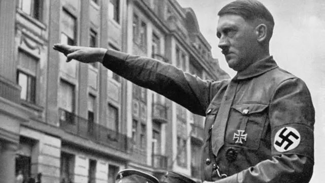 A Ascensão de Adolf Hitler: Da Infância ao Poder Absoluto