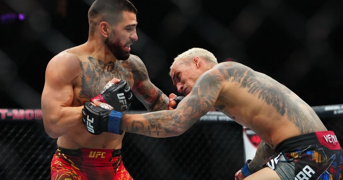 Ilia Topuria nocauteia Charles do Bronx no UFC 317 e se torna o novo campeão peso-leve