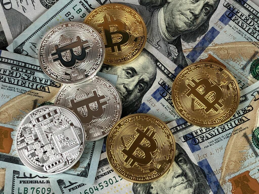 Empresas de Tesouraria Cripto: Como Gigantes Estão Alavancando Bilhões em Bitcoin