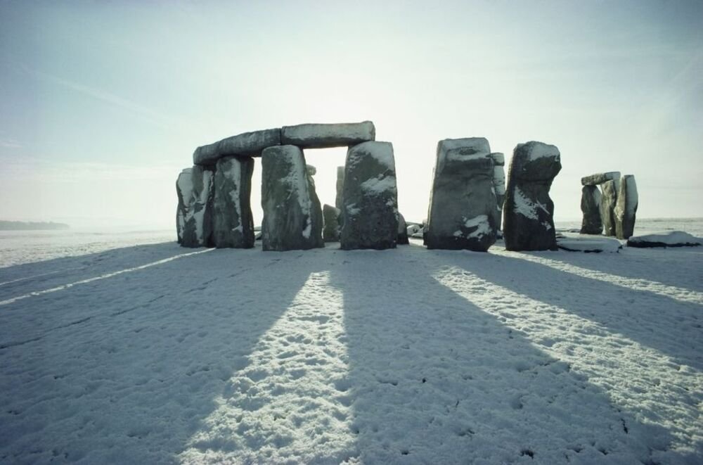 O Mistério de Stonehenge: História, Teorias e Descobertas Arqueológicas 1 O Mistério de Stonehenge: História, Teorias e Descobertas Arqueológicas