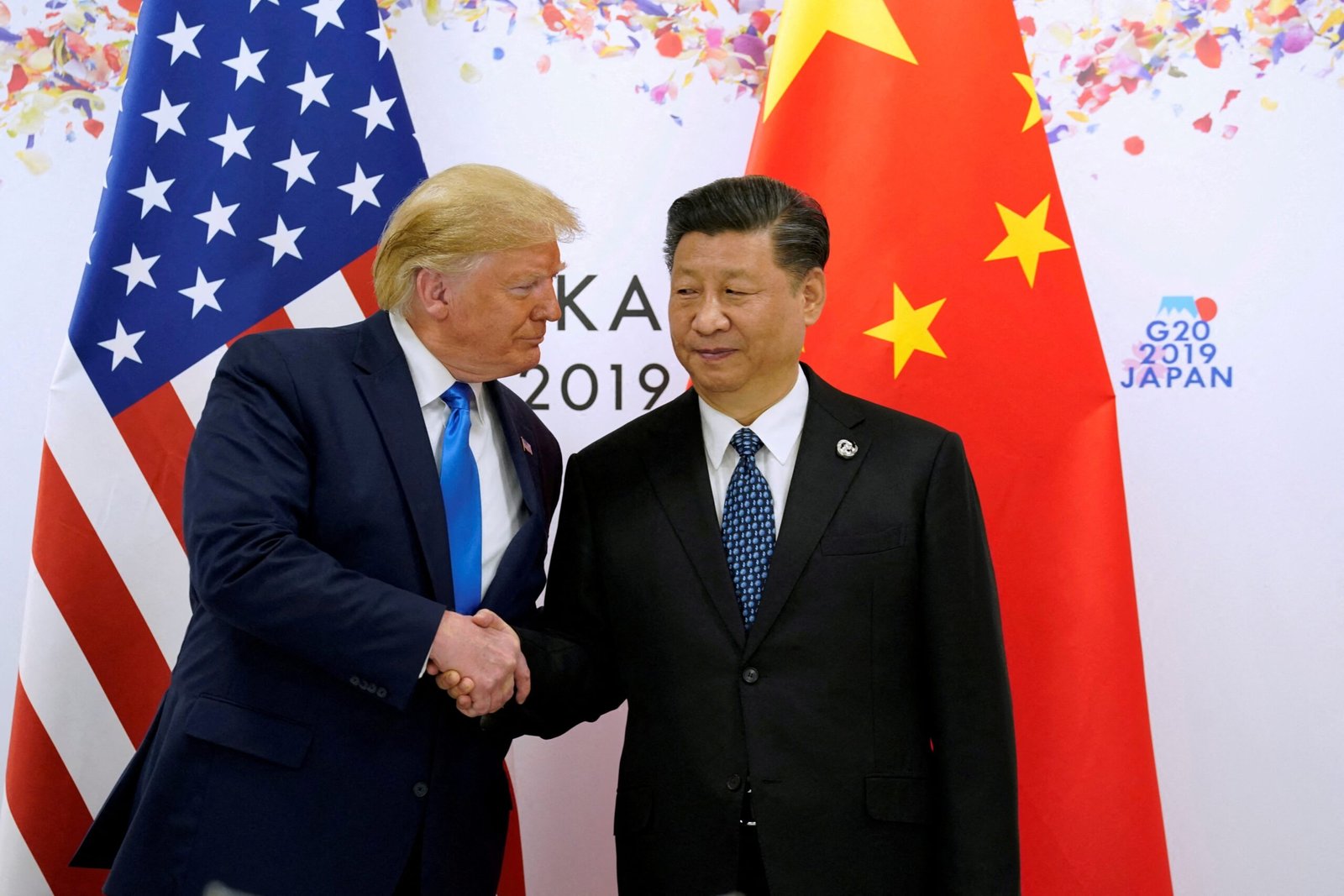 Guerra Comercial EUA China - Tarifas de 145% e Impactos Globais | Análise 2025