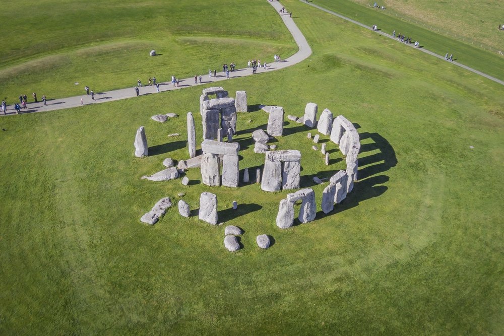 O Mistério de Stonehenge: História, Teorias e Descobertas Arqueológicas 3 O Mistério de Stonehenge: História, Teorias e Descobertas Arqueológicas
