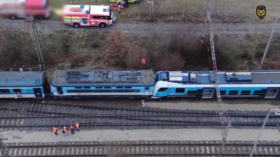 Trens colidem na Tchéquia  • Serviço de Bombeiros e Resgate da Tchéquia