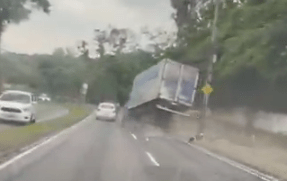 Acidente aconteceu na Estrada do Mato Alto  • Reprodução