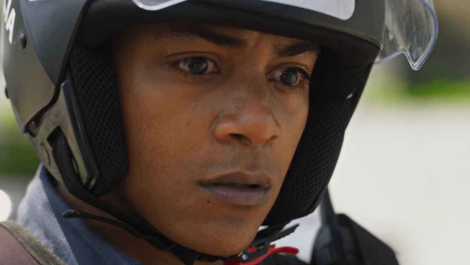 Marlon tem crise de ansiedade e vai parar em precipício em "Dona de Mim" • Reprodução/Globo