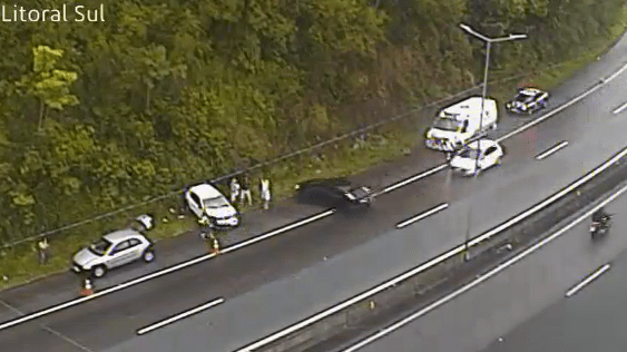 O acidente aconteceu na BR-101, em Biguaçu, na Grande Florianópolis  • PRF
