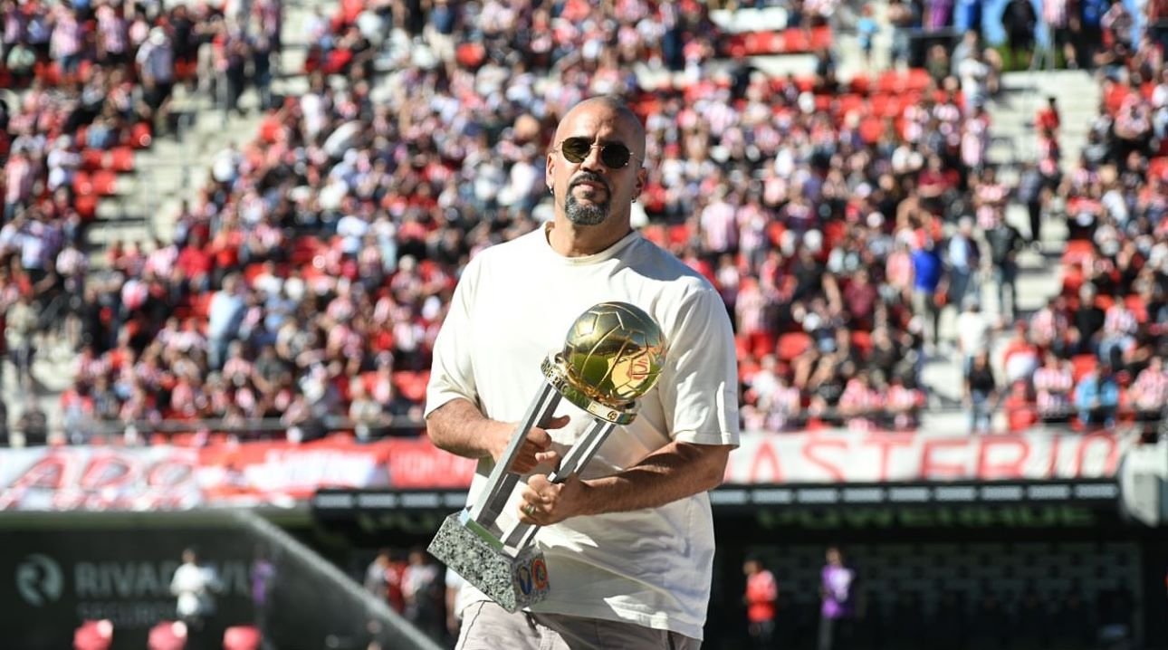 O presidente do Estudiantes de La Plata, o ex-jogador Juan Sebastián Verón (Foto: Reprodução ...