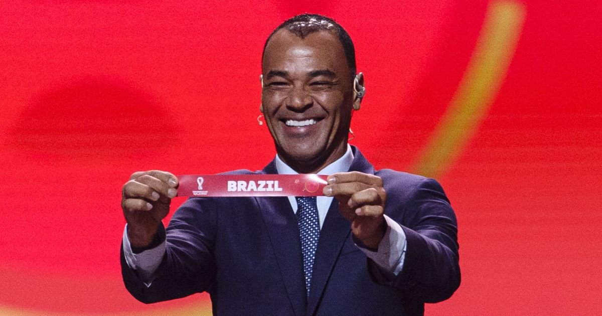 Cafu durante o sorteio da Copa do Mundo de 2022  • Marcio Machado/Eurasia Sport Images/Getty I...