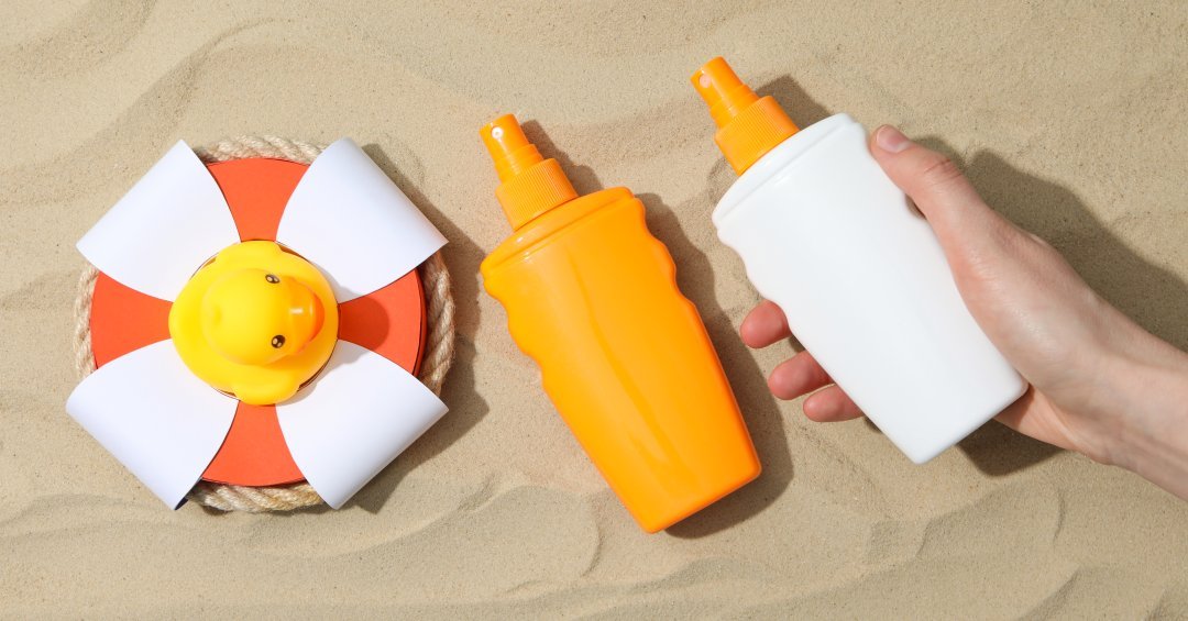 Versões em spray, gel, creme ou com cor: há opções de protetor solar para todos os gostos (A...