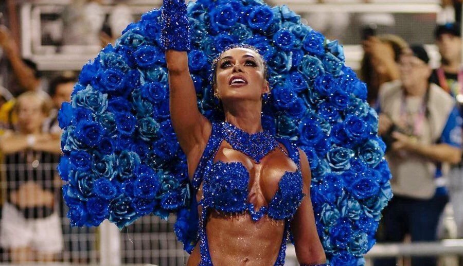 Rainha da Águia de Ouro diz só comer biscoito e uva passa no dia do desfile  • Instagram / R...