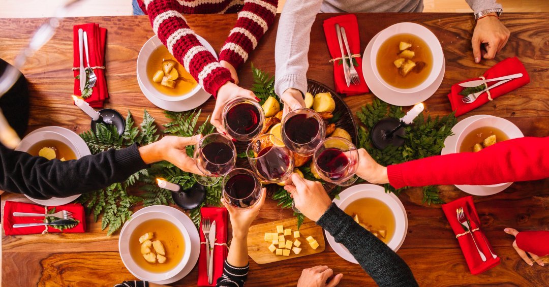 Não é preciso exagerar para curtir a ceia de Natal (Freepik/Reprodução)