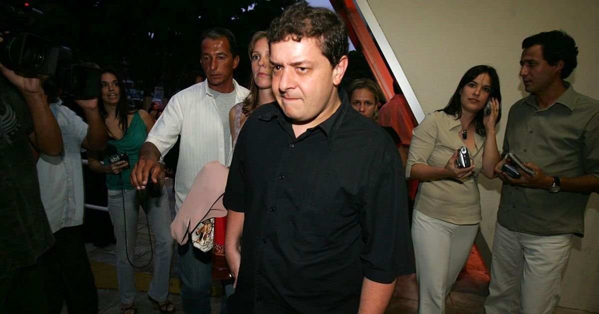 Fábio Luis Lula da Silva (Lulinha), ao centro, filho do presidente Luiz Inácio Lula da Silva  ...