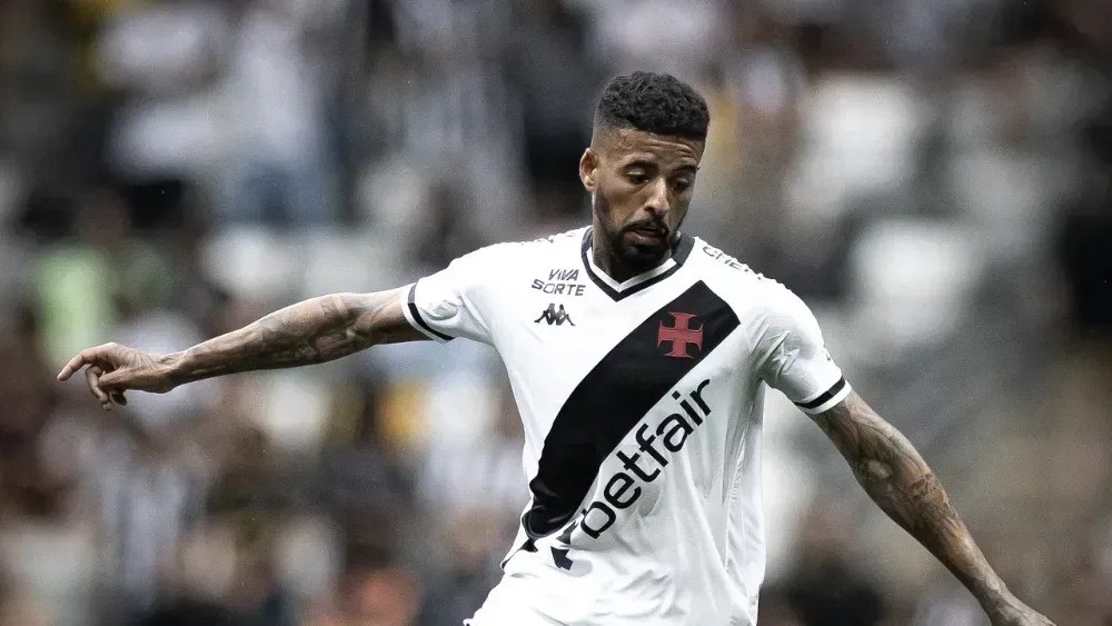 Paulinho Paula em ação pelo Vasco na temporada 2025 contra o Atlético-MG  • Matheus Lima/Vasco