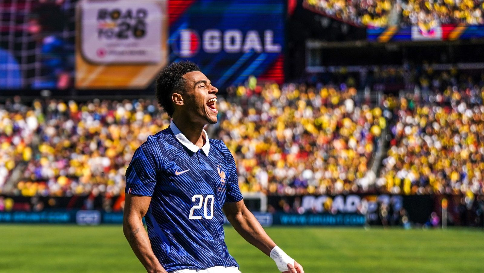 Désiré Doué celebra gol marcado pela seleção francesa contra a Colômbia (Foto: Daniel Deraj...
