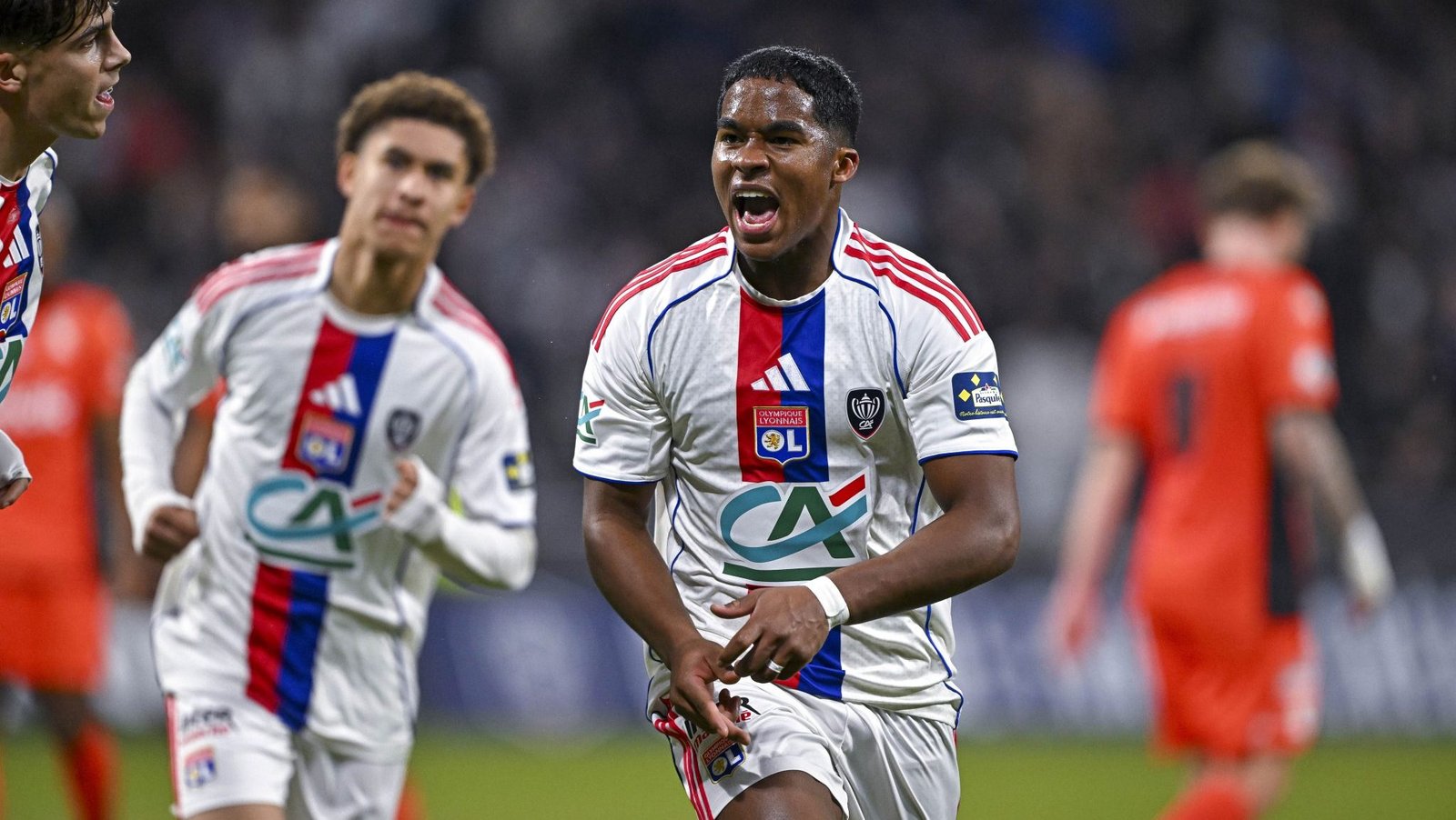 Endrick comemora gol pelo Lyon (Foto: Baptiste Fernandez/Icon Sport)