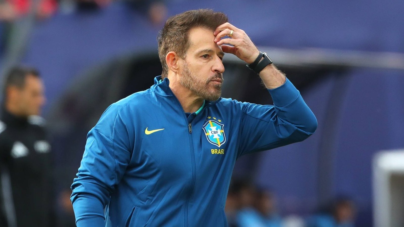 Ramon Menezes à frente da seleção brasileira no Mundial sub-20, em 2025 (Foto: Imago/Jonnathan...