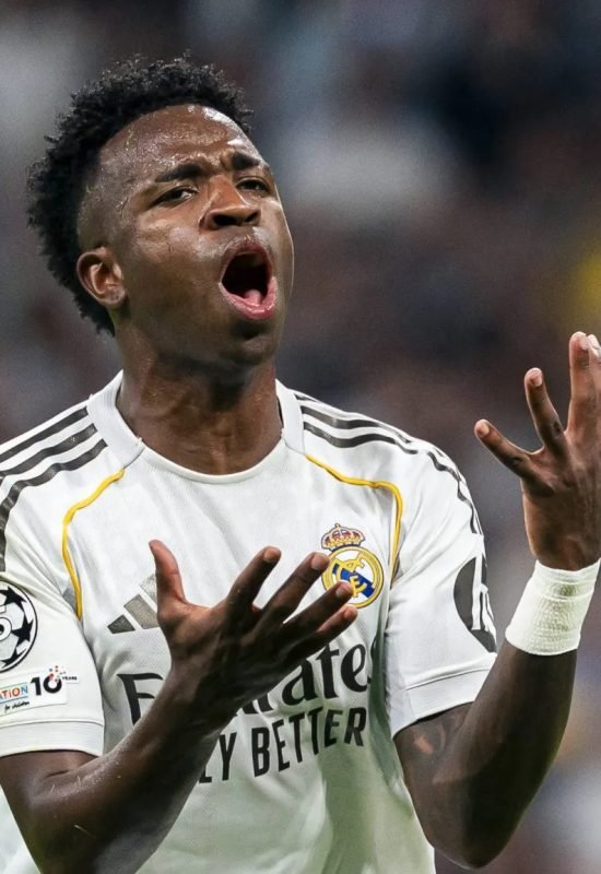 Vinicius Júnior lamenta chance perdida em jogo do Real Madrid (Foto: IMAGO / Alterphotos)